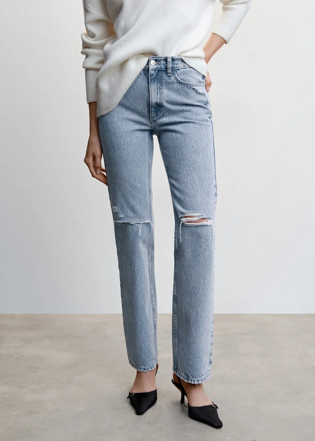 Jeans diritti strappi decorativi